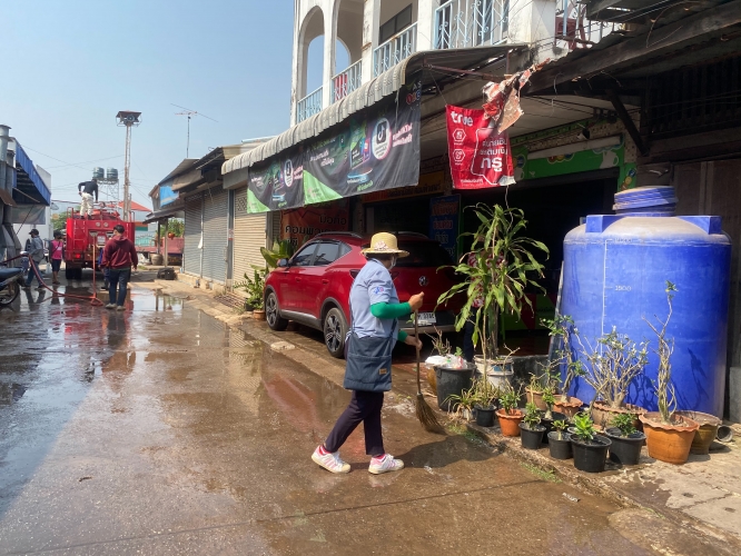 ล้างตลาดสดเทศบาลโนนสะอาด ครั้งที่ 2 ควบคุมโรคโควิด ปี 64